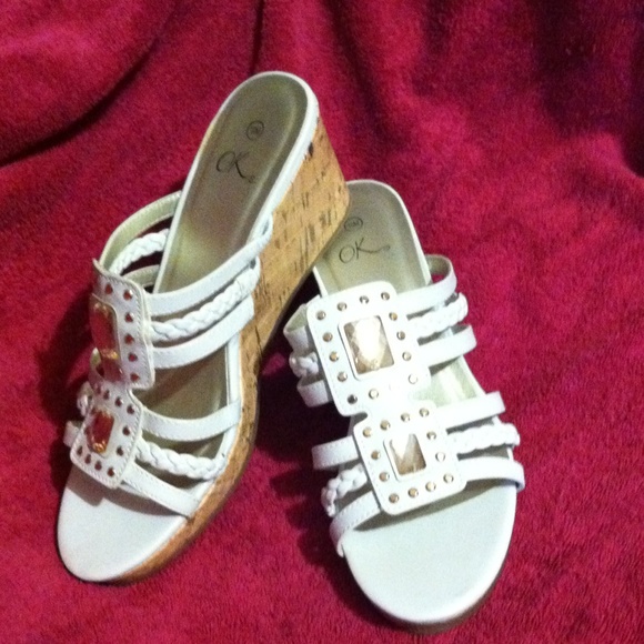 WHITE WEDGES - Picture 2 of 4