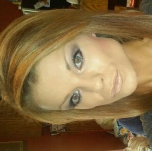 Meet your Posher, Felicia