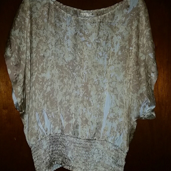 Top - Picture 2 of 2