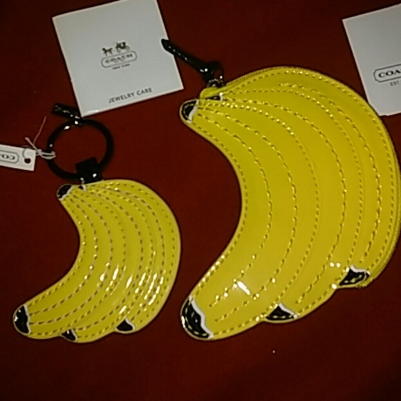 NWT COACH BANANA CHANGE PURSE and KEY RING