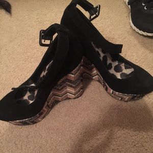 Jessica Simpson wedges