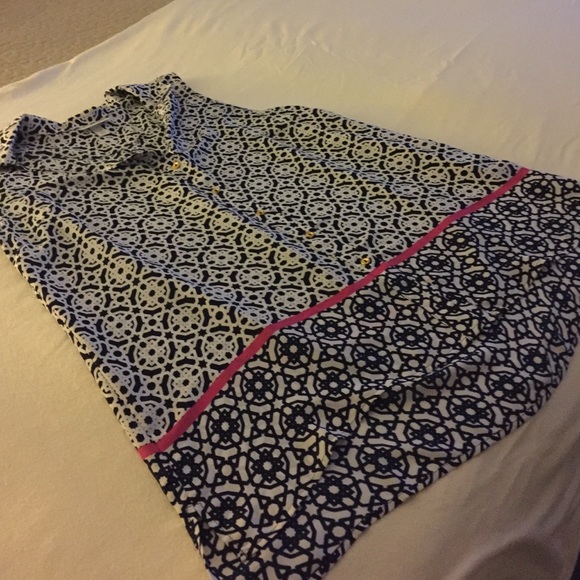 Sleeveless casual/business blouse
