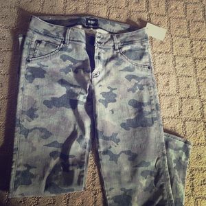 Hudson skinny camouflage jeans NEW. Collin style