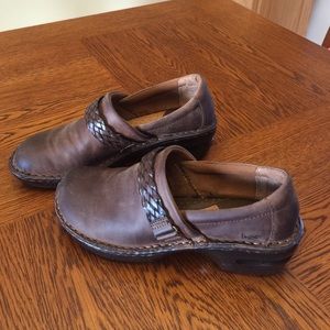 B.O.C Brown Heti Clog