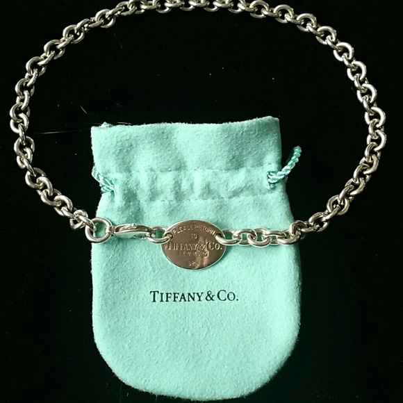 Tiffany & Co. Jewelry - 🎉🎆HP!!!  🎉Return to Tiffany oval tag necklace