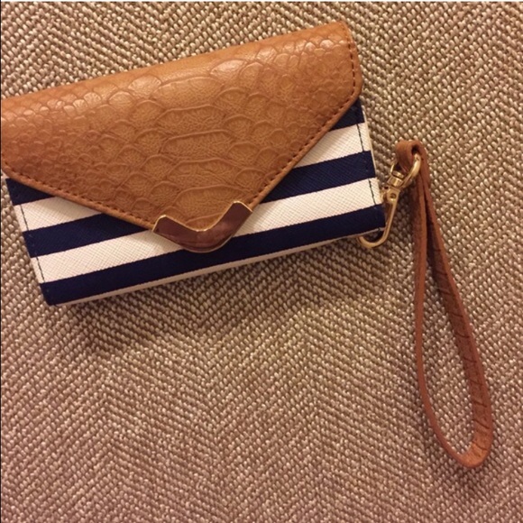 ALDO Handbags - iPhone 5 wristlet