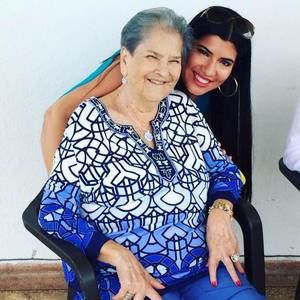 Meet your Posher, Vanessa-jason