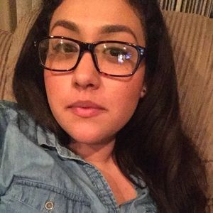 Meet your Posher, Monica