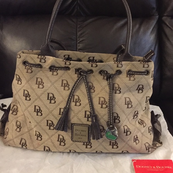 Dooney & Bourke Bag