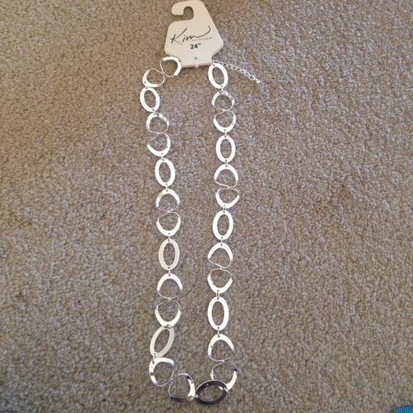 Silver circle necklace by Kim Rogers