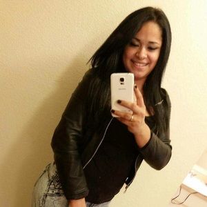 Meet your Posher, Yeimy