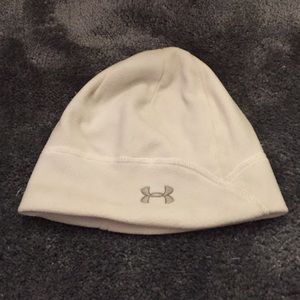 Women's Under Armour Beanie😍