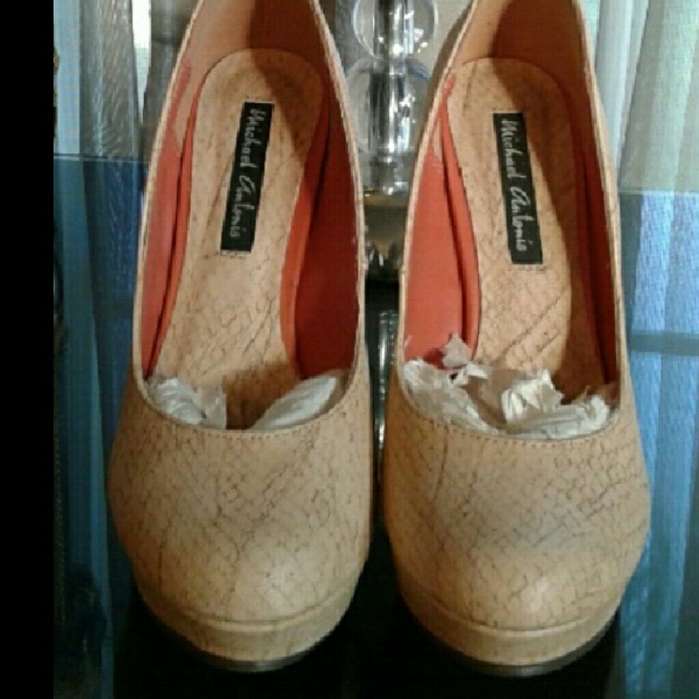 Platform Michael Antonio