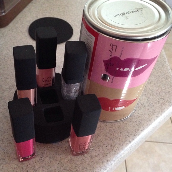 Nars mini lips gloss (5) colors included