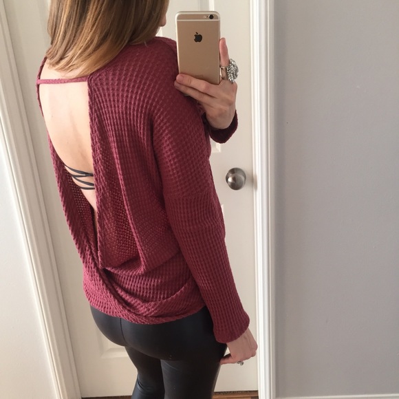 🎉 Sold • Berry Open Wrap Back Thermal Top - Picture 2 of 4
