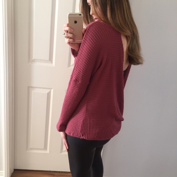 🎉 Sold • Berry Open Wrap Back Thermal Top - Picture 4 of 4