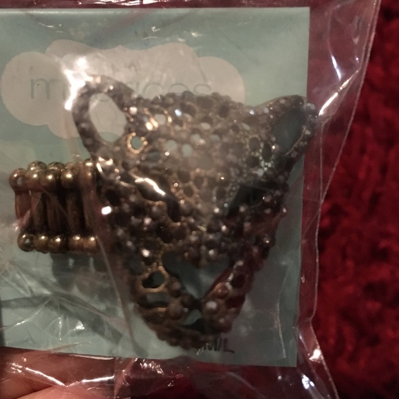 Ring - Picture 2 of 4
