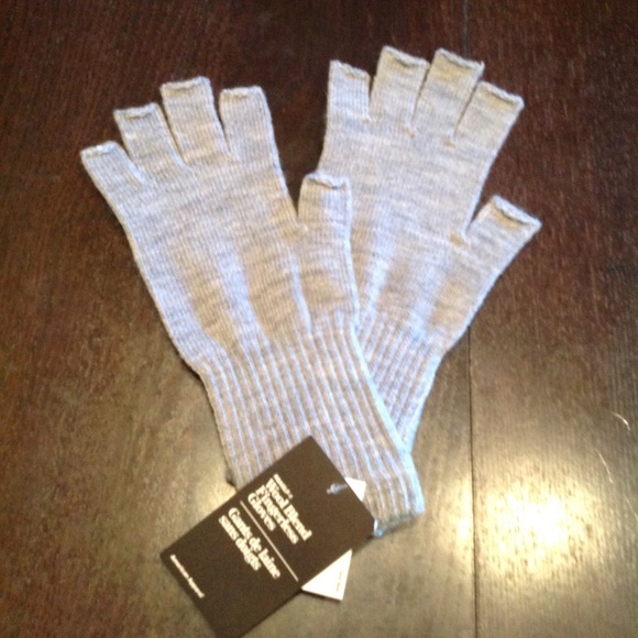 American Apparel Accessories - American apparel fingerless wool blend gloves!