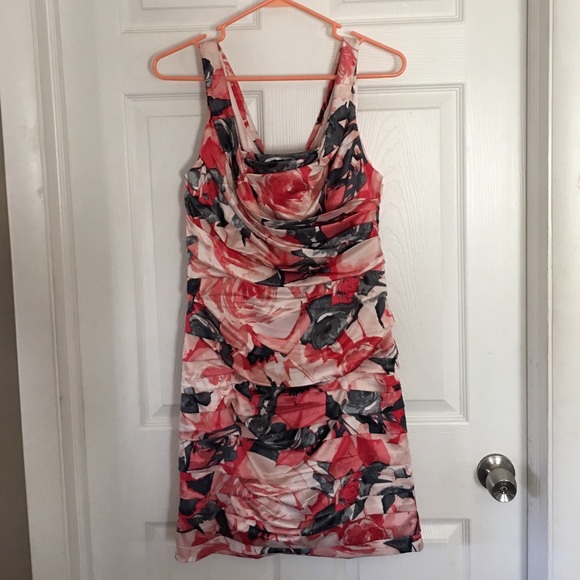 BEAUTIFUL Dressy Floral Dress NWT
