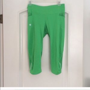 Athleta Kelly Green Crops