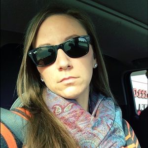 Meet your Posher, Alyssa