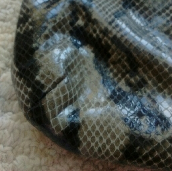 Snake Print Cross Body - Picture 2 of 4