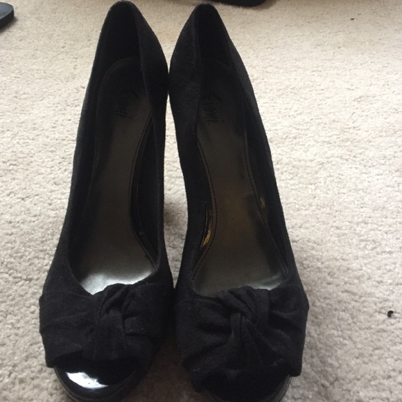 Black fioni 4" heels size 9!