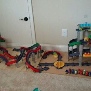 New chuggington trains 4 sets....