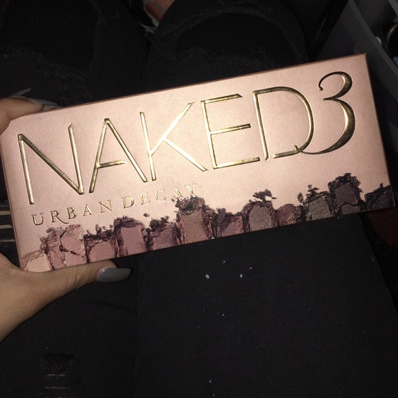 NAKED 3