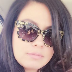 Meet your Posher, Marisa