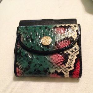 A Betseyville wallet