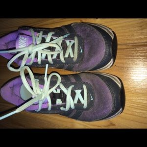 LIKE NEW NIKES