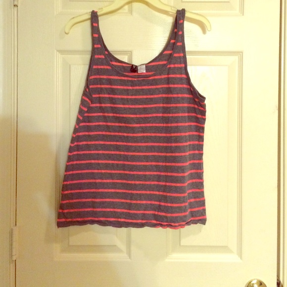 Grey and pink/coral H&M tank.