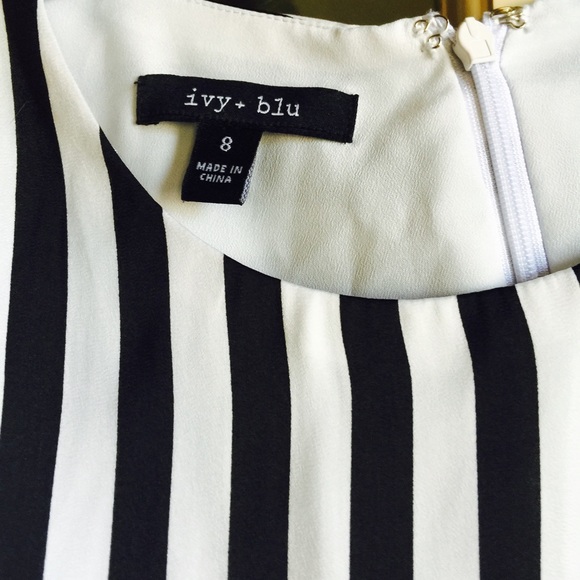 A Beautiful all occasion romper! - Picture 3 of 4