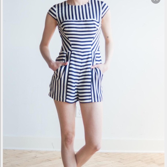 A Beautiful all occasion romper! - Picture 4 of 4