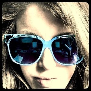 Meet your Posher, Brianne