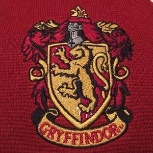 All Harry Potter Fans! Grab your Gryffindor scarf!