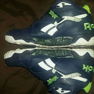 Reebok Paydirt Pump