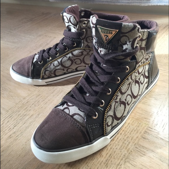 GUESS Monogram Sneaker