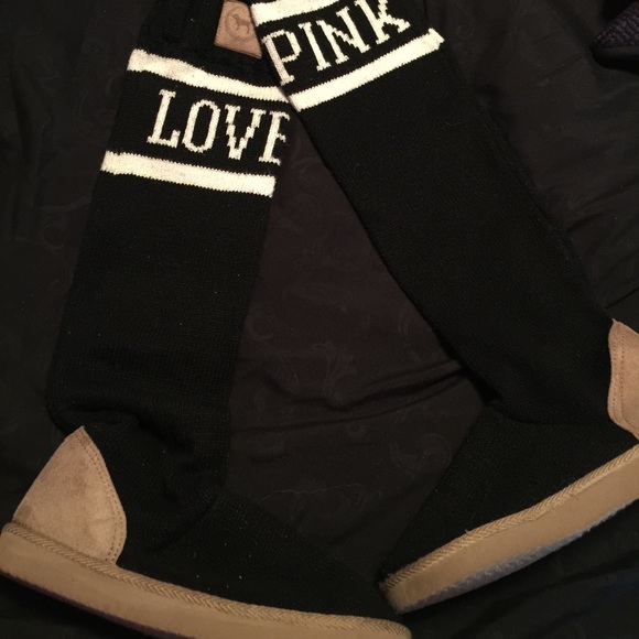 Victoria’s Secret Pink Mukluks Small Black
