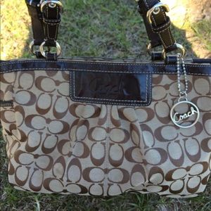 FINAL PRICE 💜💜AUTHENTIC COACH SHOULDER PURSE 💜