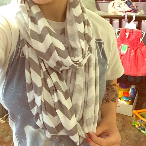 Breast feeding scarf