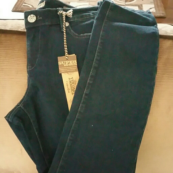 Jeans - Picture 1 of 2
