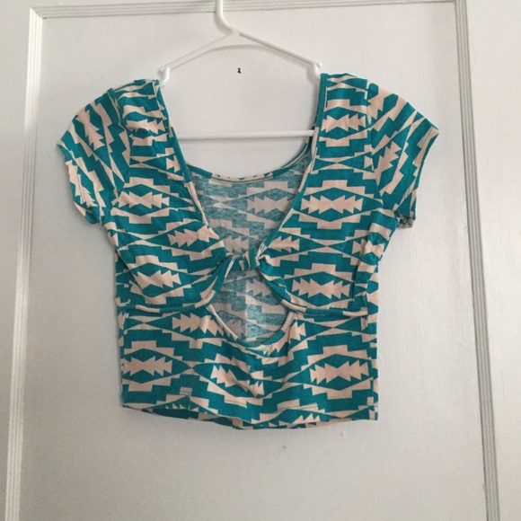 Aztec crop top - Picture 2 of 2