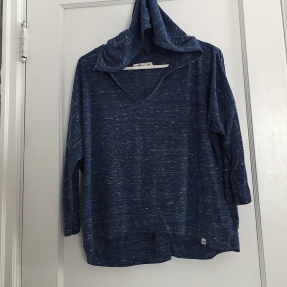 Hollister 3/4 sleeve shirt with hood