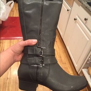 Size 9 wide calf Intaglia boots.Brand new Charcoal