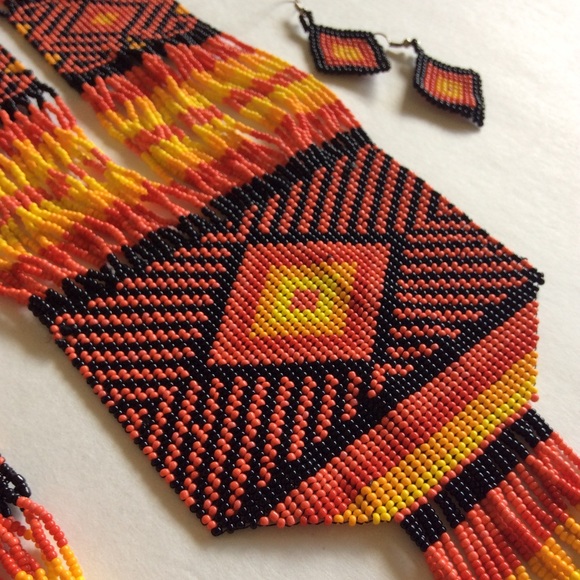 Huichol Beaded Necklace, Bracelet & Earrings Set - Picture 5 of 7