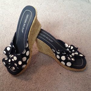 Wedge bow shoes