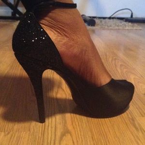 Dress up high heels M 9 1/2 Black Saturn