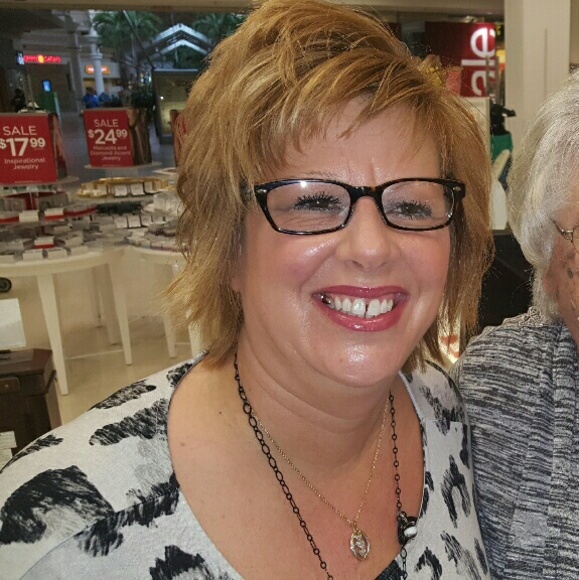 Meet your Posher, Kim - Picture 1 of 1